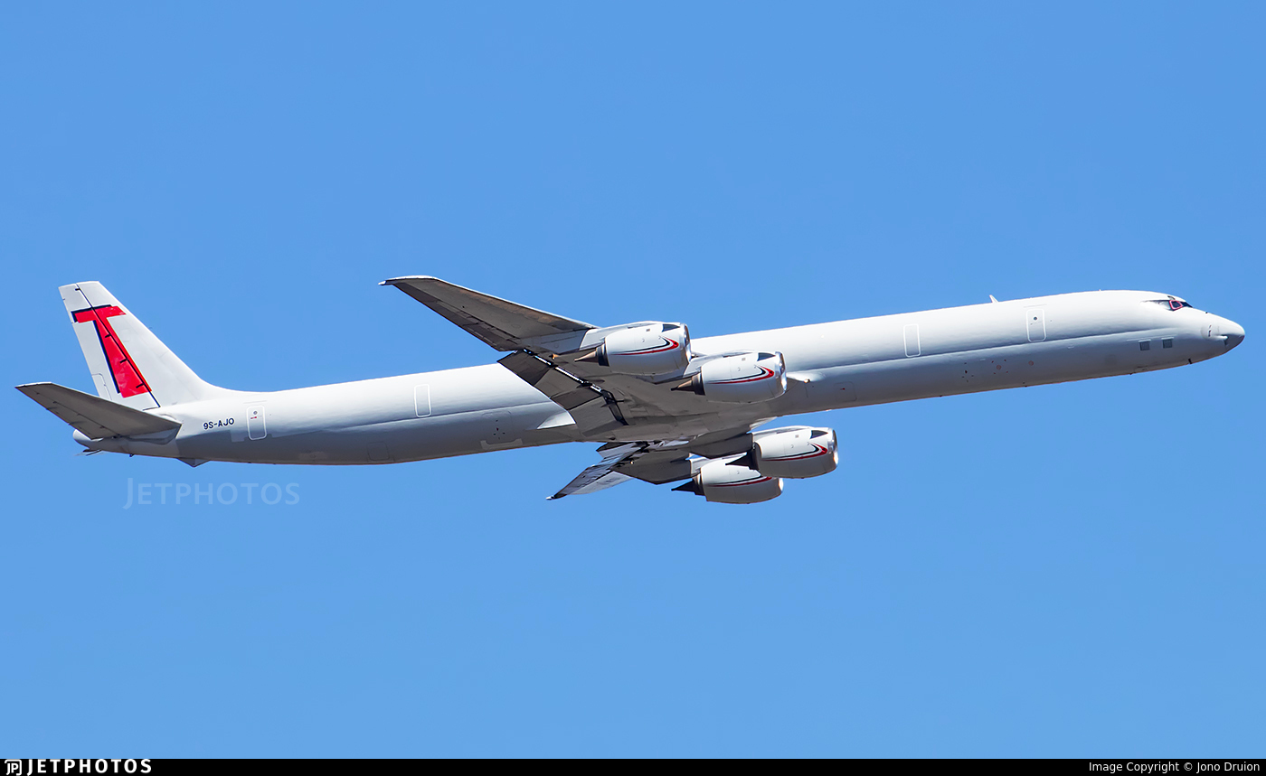 Kinshasa : un rare DC-8 cargo sort de piste à N’Djili, l’appareil lourdement endommagé
