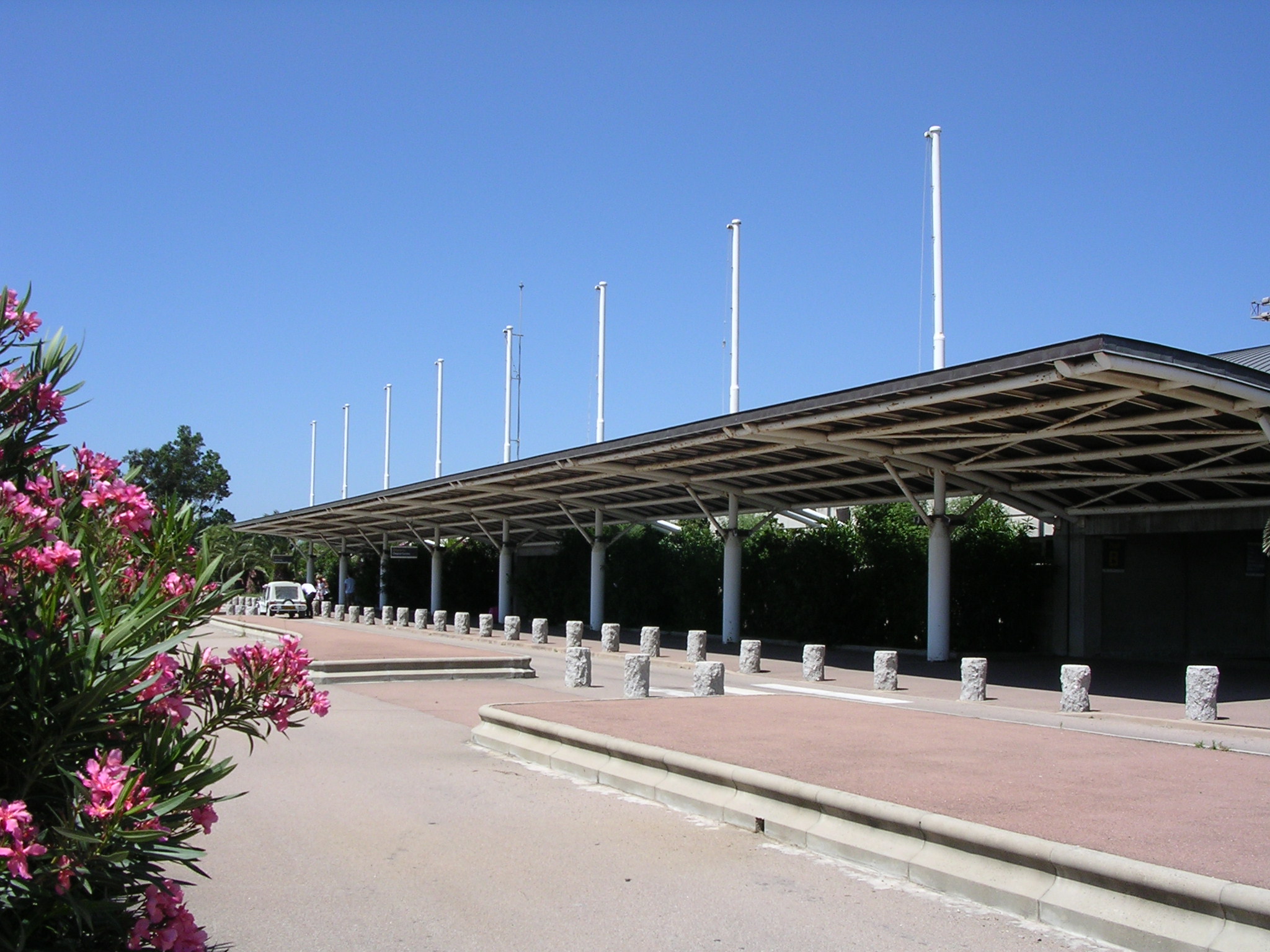 Figari-Sud Corse : comment un petit aéroport est devenu la porte d’entrée de l’Extrême-Sud