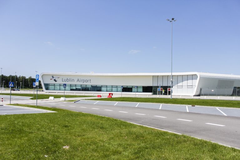 Terminal de l'aéroport de Lublin en Pologne