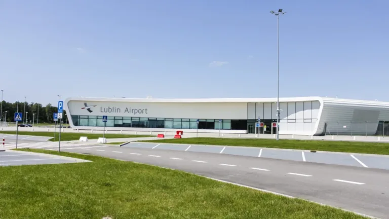 Terminal de l'aéroport de Lublin en Pologne
