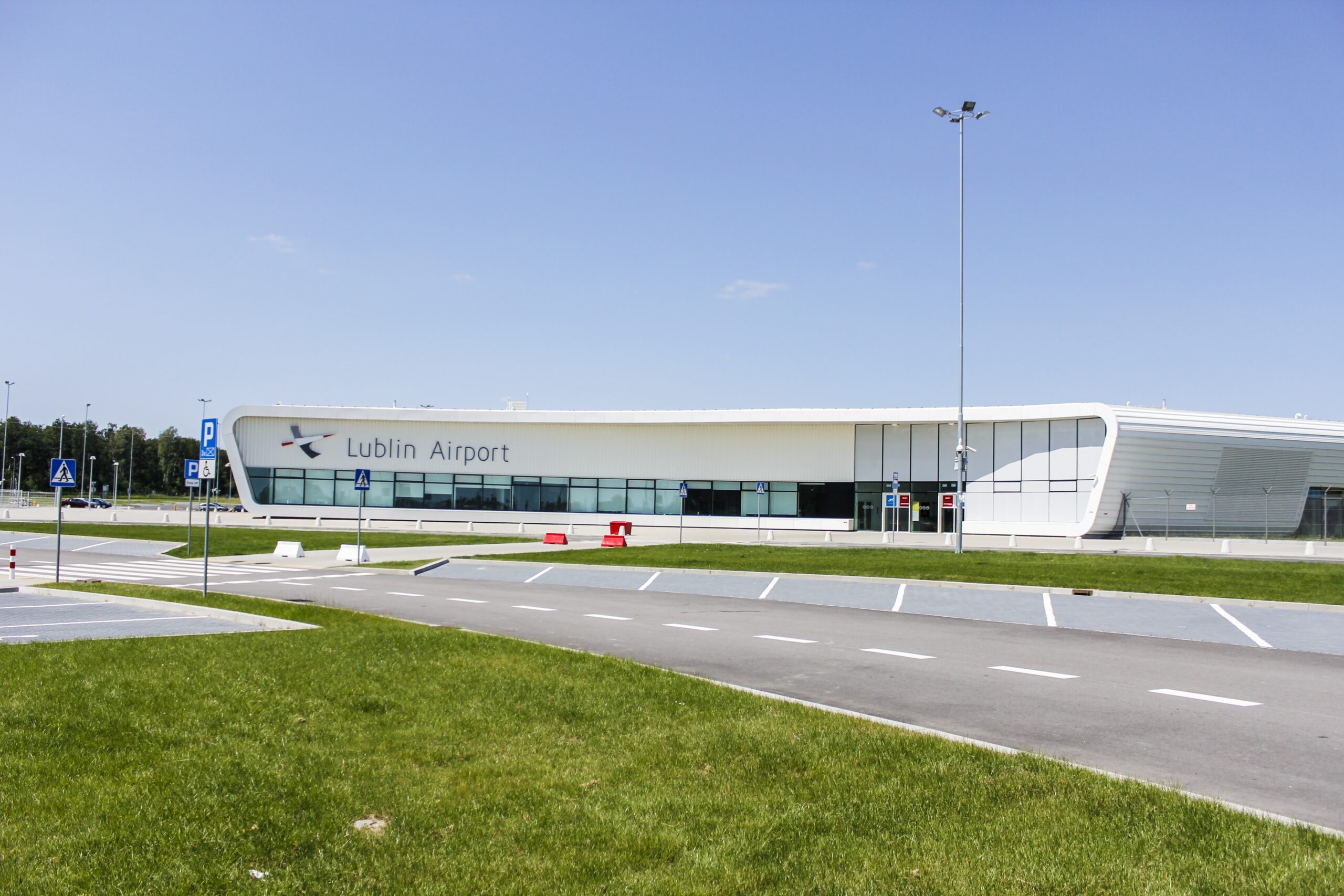 Pologne : les aéroports de Rzeszów et Lublin suspendent leurs vols face à une nouvelle attaque russe