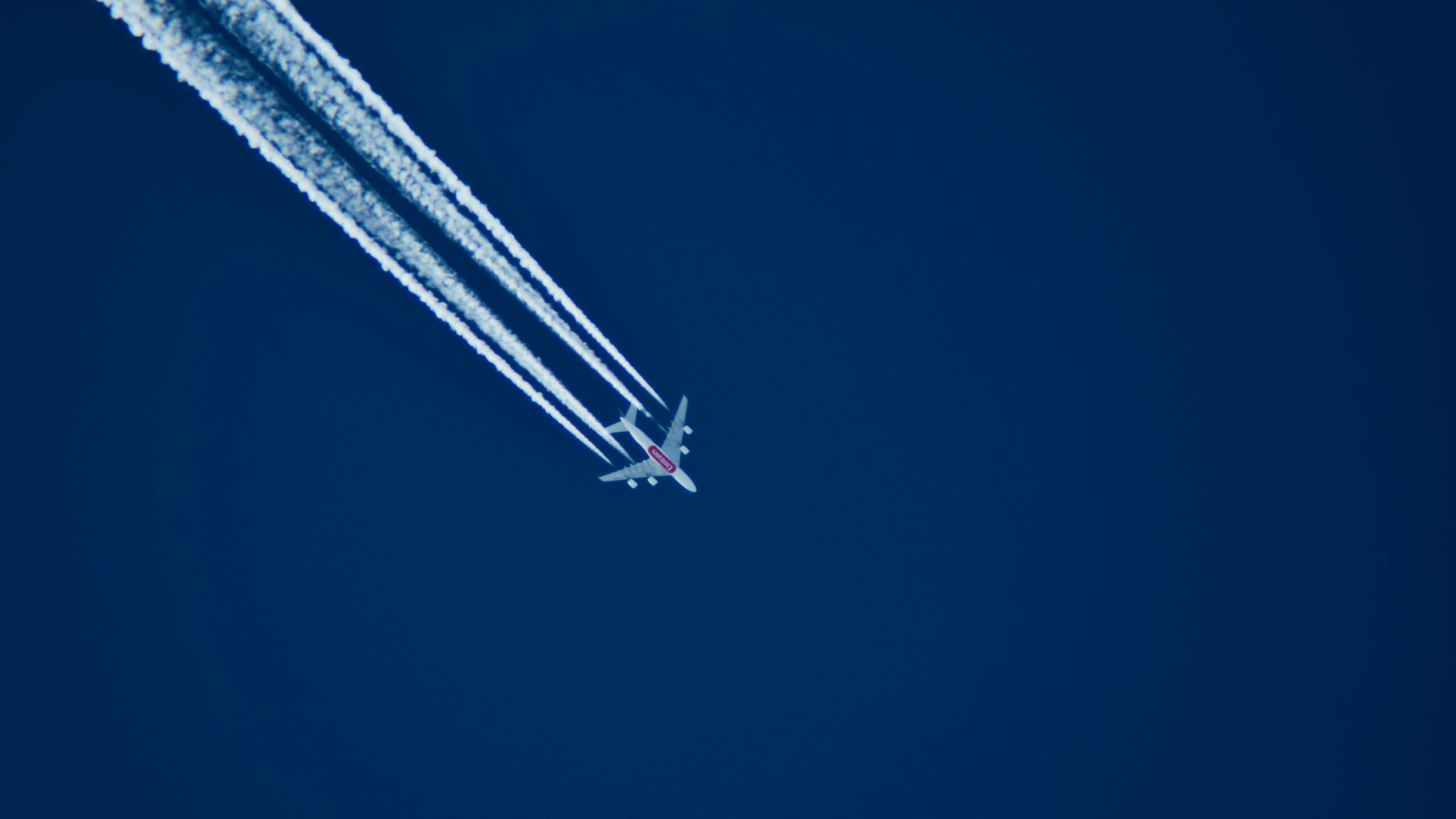 Pourquoi les avions ne volent-ils pas toujours en ligne droite ?