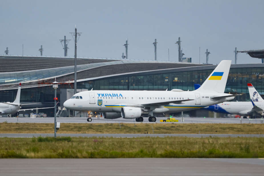 Moldavie : l’avion de Zelensky retardé par une intrusion de drone, un quasi-impact évoqué en Norvège