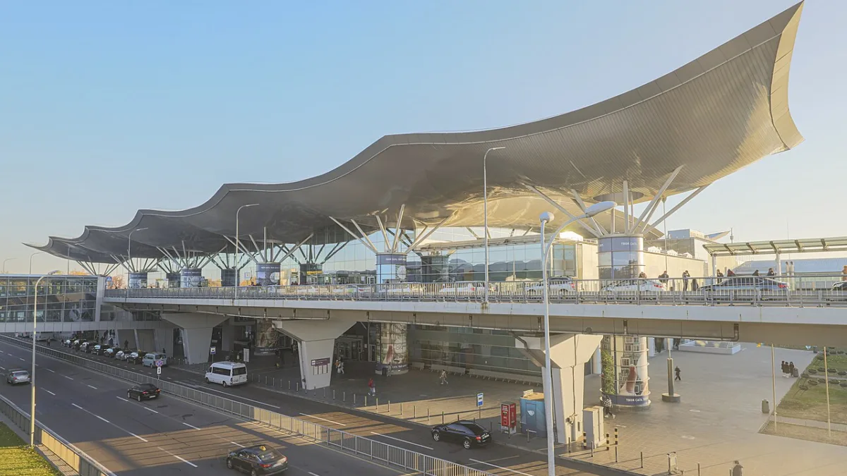 Ukraine : Kyiv et Boryspil visés, alerte sur la sécurité aérienne