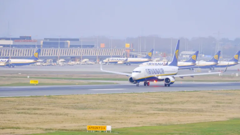 Avions Ryanair à Brussels South Charleroi Airport