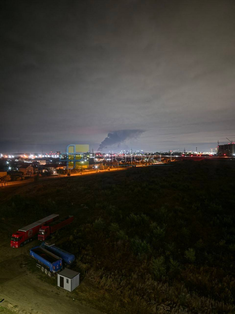 Incendie visible sur la base aérienne de Rostov-sur-le-Don après l’attaque de drones du 17 septembre 2026. Image : Exilenova+ via RBC-Ukraine.
