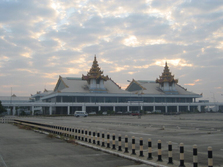 Terminal de l’aéroport international de Mandalay au Myanmar