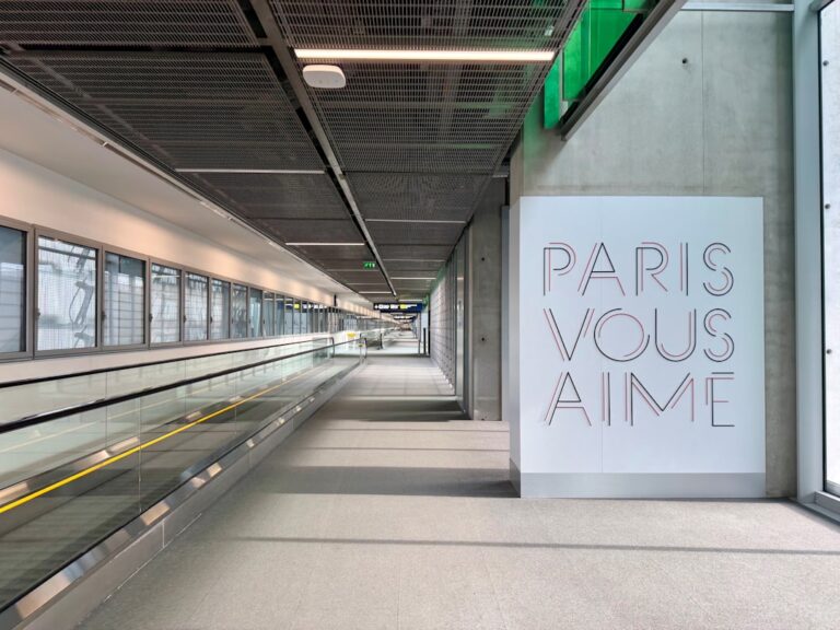 Terminal de l'aéroport Paris-Charles-de-Gaulle à Roissy, illustration d'une mobilisation policière annoncée le 15 septembre 2026