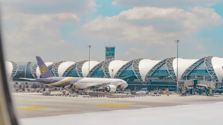 Thai Airways à l'aéroport de Bangkok-Suvarnabhumi en Thaïlande