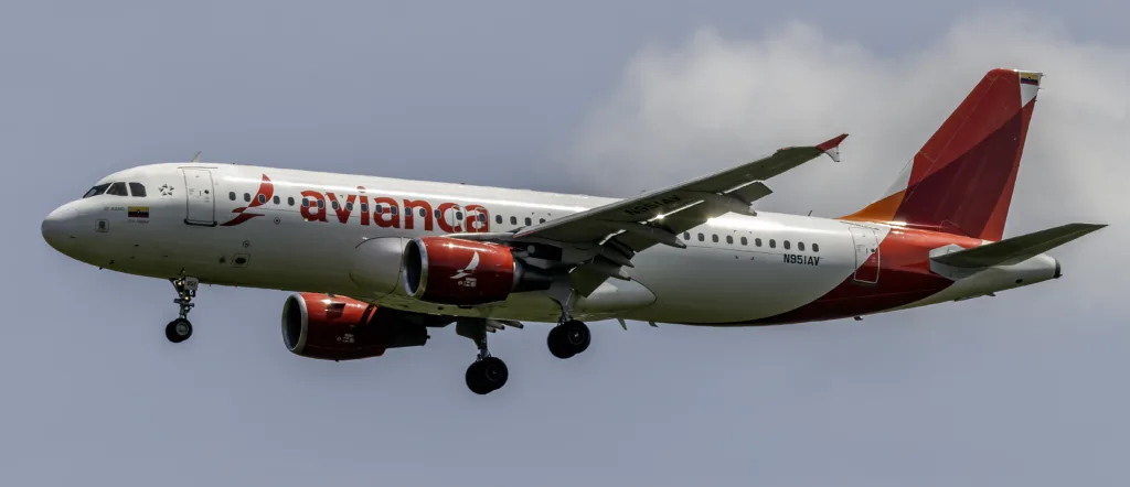 Avianca Airbus A320 approaching Washington Dulles in 2025, illustrative photograph for the AV042 story