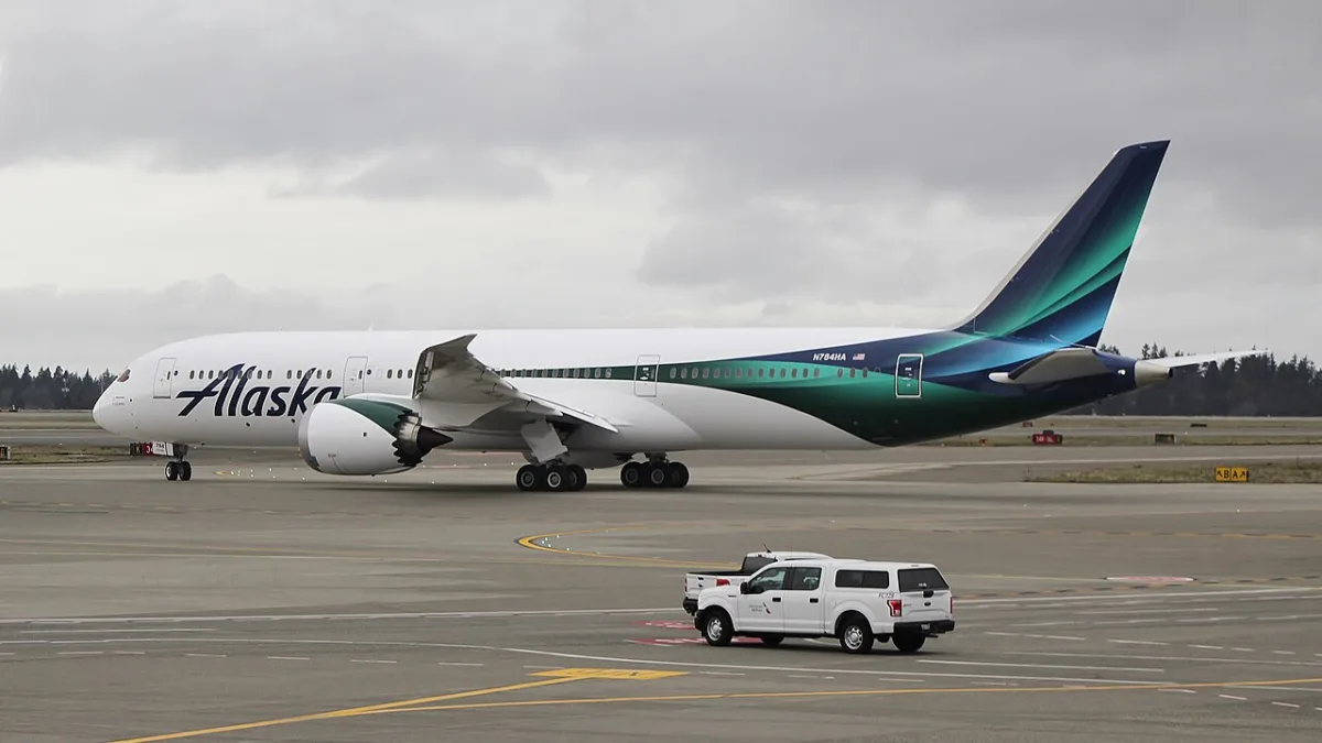 Alaska vs Delta in Seattle: the long-haul battle is getting real