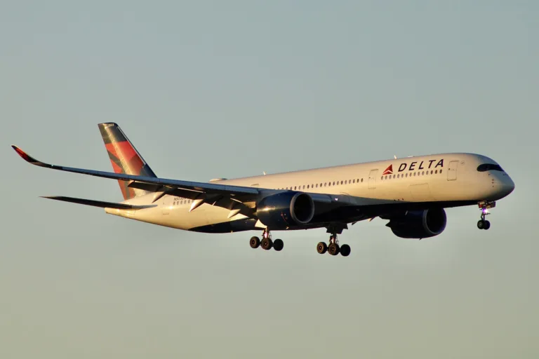 Airbus A350-900 Delta Air Lines N503DN à l'atterrissage à Atlanta, photographie de Matthew Groh