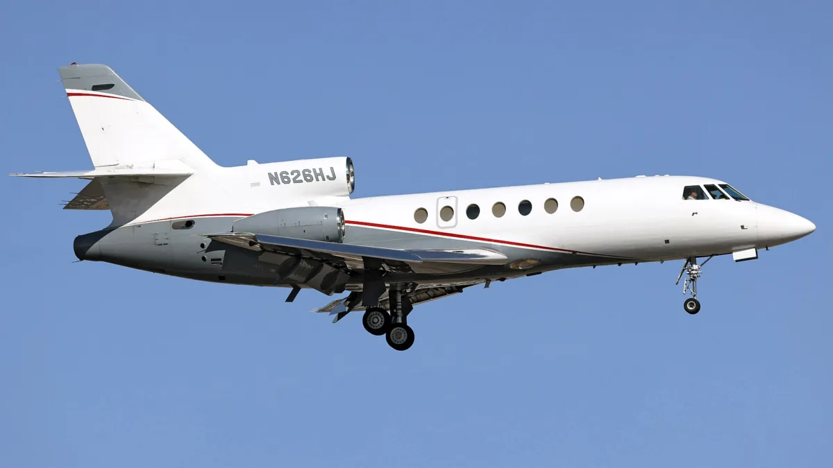 Las Vegas, un Falcon 50 sort de piste et bloque temporairement deux pistes