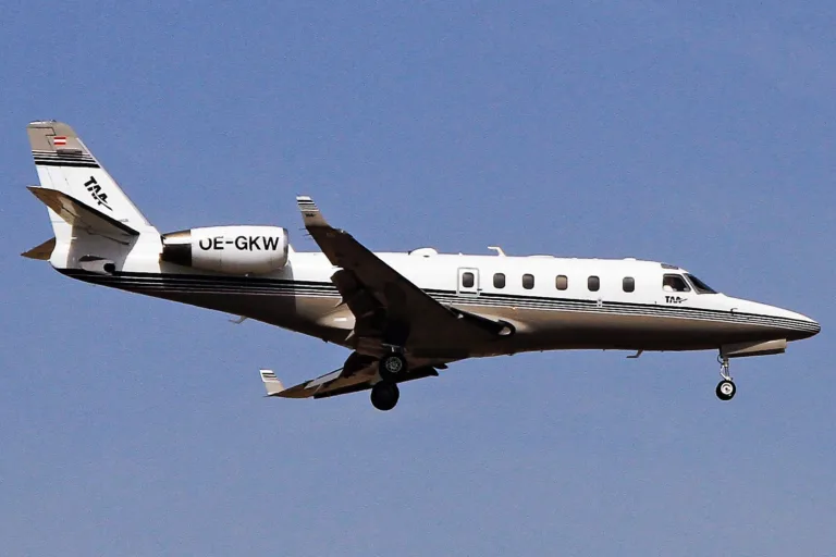 إمبراير تسلّم طائرة E-Jet رقم 2000 إلى Azul