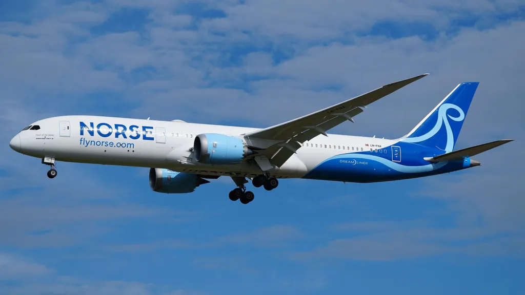 Boeing 787-9 Norse Atlantic Airways immatriculé LN-FNA à l'approche de Berlin-Brandebourg, photo MarcelX42, 2022