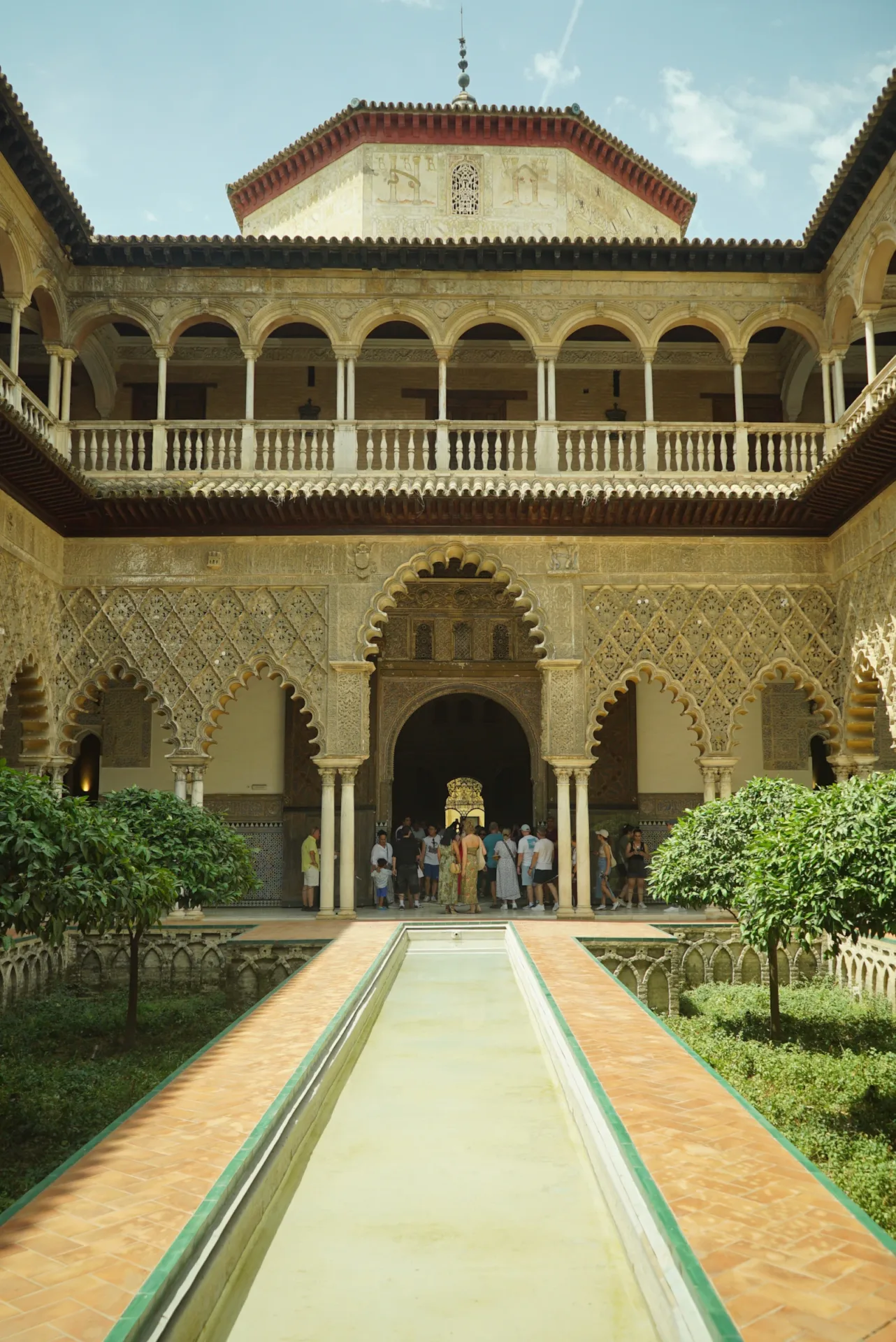 Patio de las Doncellas et bassin du Real Alcázar de Séville