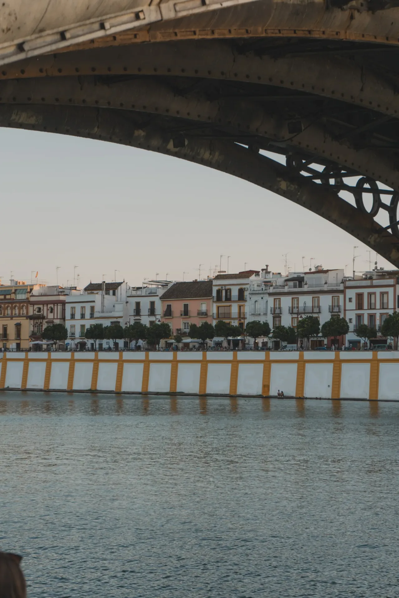 Façades de Triana au bord du Guadalquivir à Séville