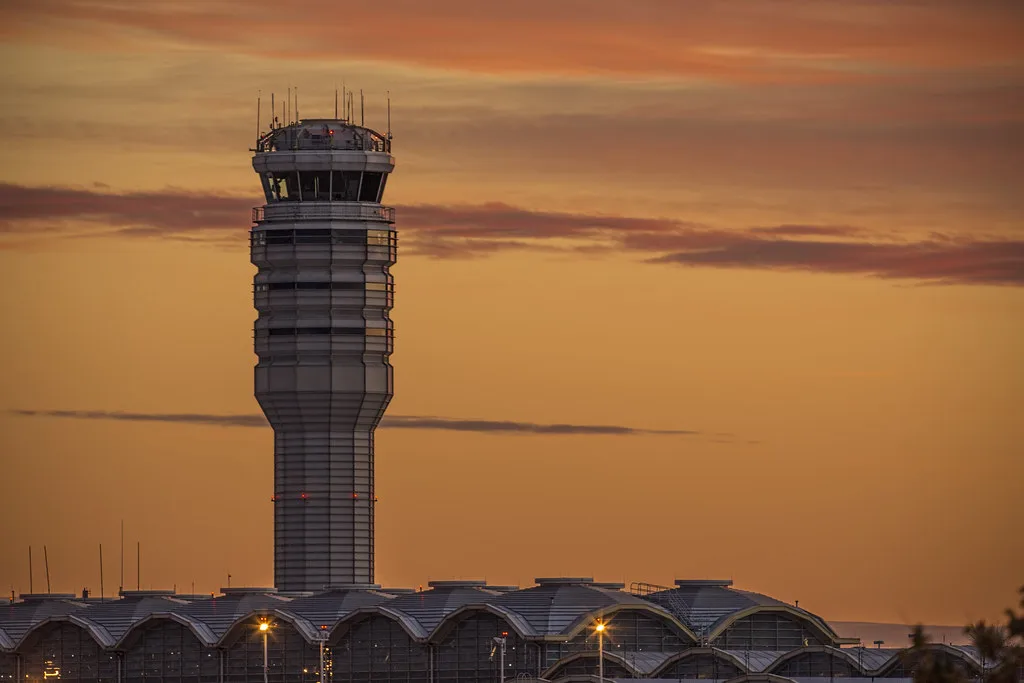Tour de contrôle de l'aéroport Ronald Reagan Washington National aux États-Unis