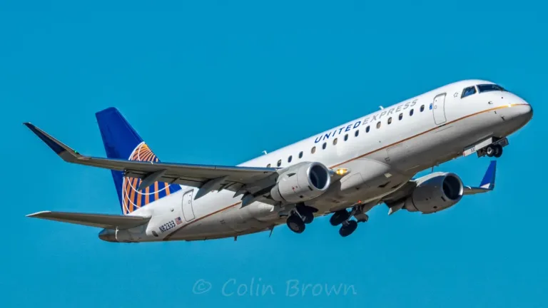 Embraer E175 United Express N82333 photographed at Houston George Bush Intercontinental Airport in 2017; archival image, not the UA6153 aircraft