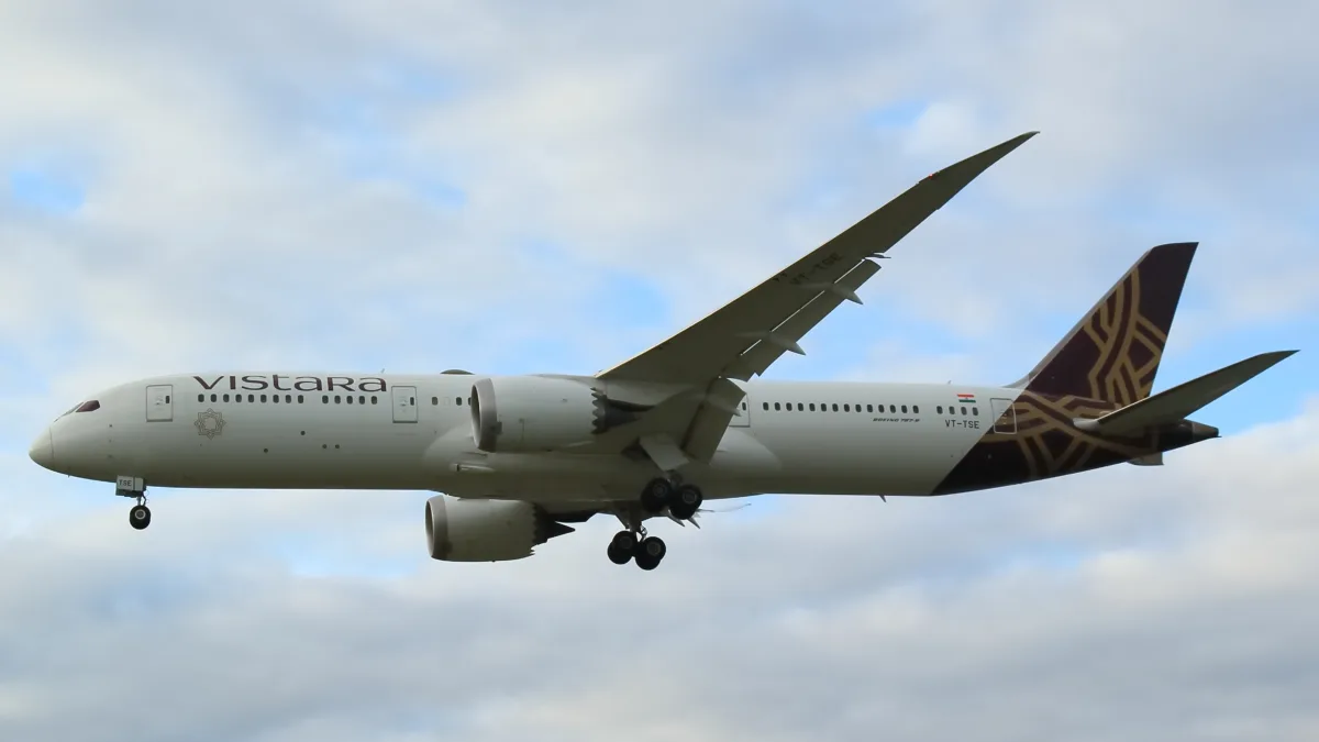 Air India : un Boeing 787 dérouté après une fausse alerte au détournement, 306 personnes à bord
