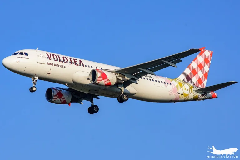 Airbus A320 de Volotea en vol, illustration des annulations de rotations vers la Corse