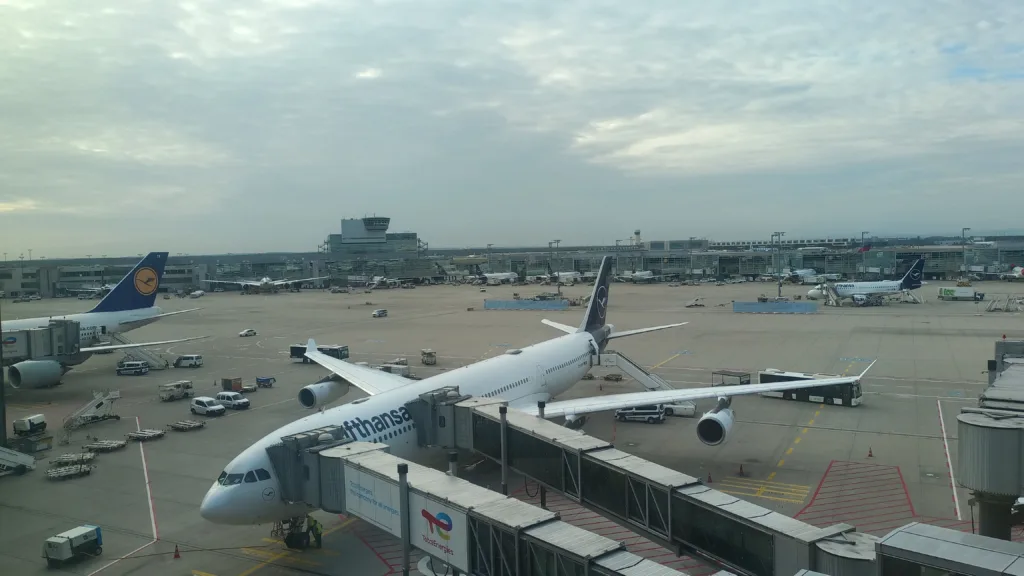 Lufthansa Airbus A320 at Frankfurt, archive photograph