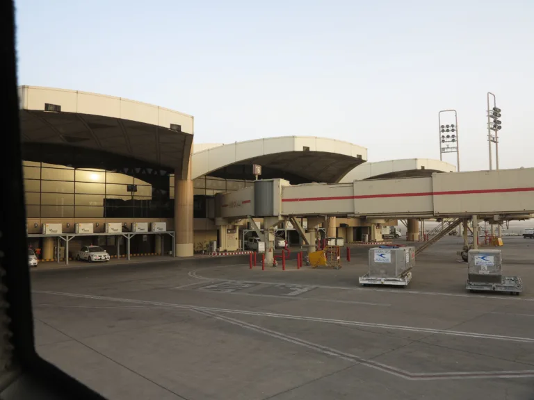 Vue réelle du terminal 1 de l’aéroport international King Khalid à Riyad, photographie d’archives de 2013
